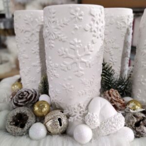Hópelyhes adventi mécsestartó festett fehér gipszből 1 db