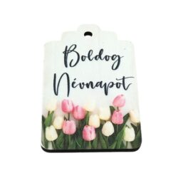 boldog-nevnapot-festett-furt-fatabla-tulipanokkal-hobbykreativ