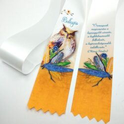 ballagasi-szalag-bagollyal-es-tollakkal-hobbykreativ